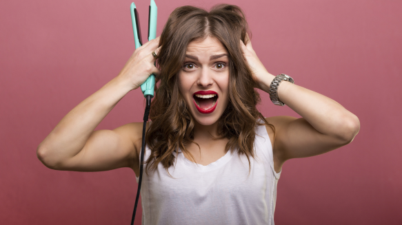 7x tips waardoor de stijltang je haar niet beschadigt