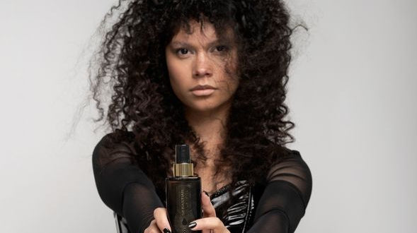 4 tips om van pluizig haar naar glad en glanzend haar te gaan