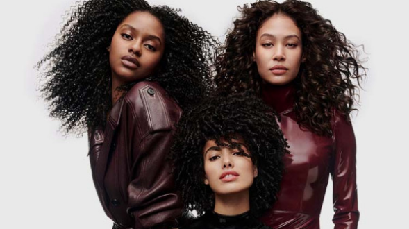 De nieuwe lijn van L'Oréal Professionnel om jouw krullen te verzorgen en in model te brengen!