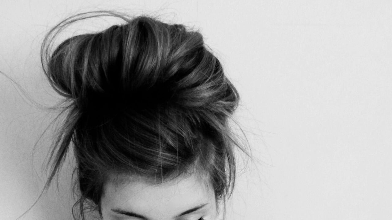 Messy bun in 4 stappen