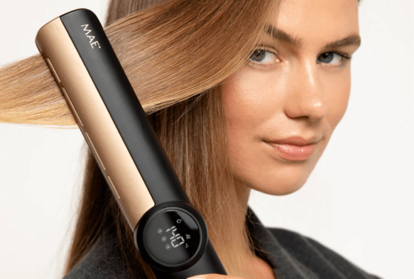 Ontdek de ultieme haarstyling: MAE wet2Dry en steam straight stijltang