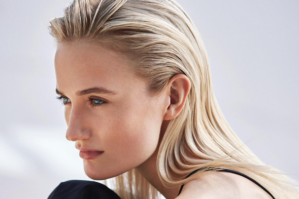 Welke producten helpen bij droog en beschadigd haar?