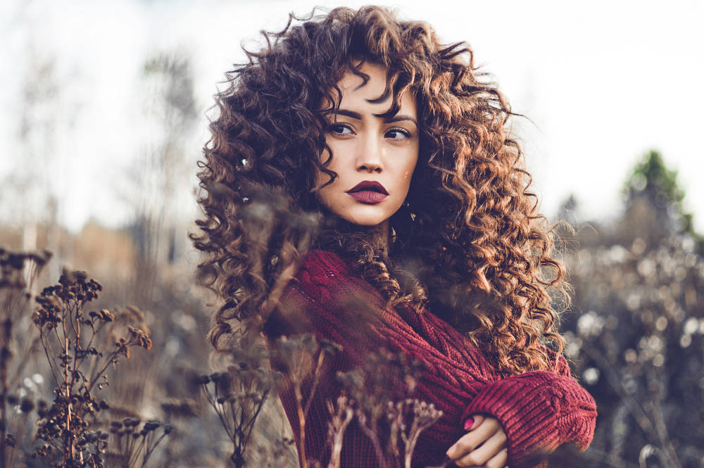 7x tips voor de kapper: Zo blijven krullen écht langer zitten