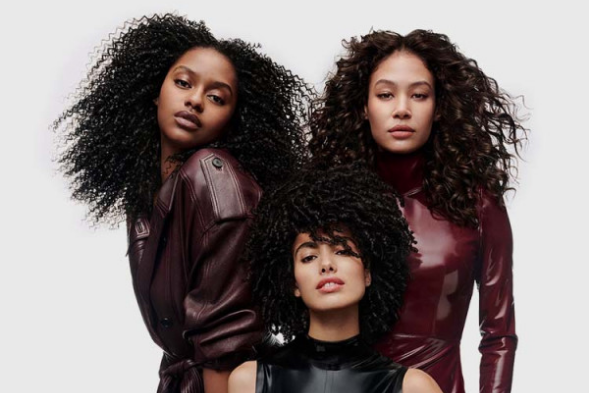 De nieuwe lijn van L'Oréal Professionnel om jouw krullen te verzorgen en in model te brengen!